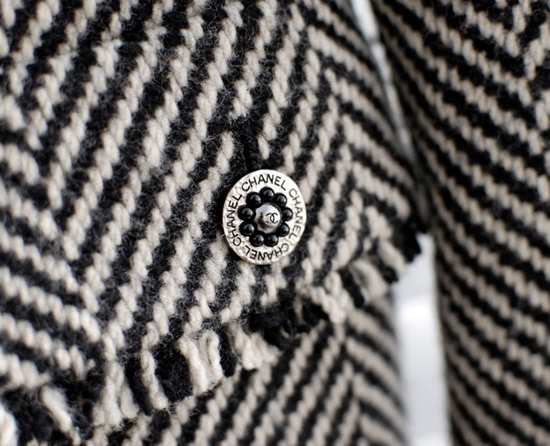 06A-BWFrydHerrngbnTwdJckt-4