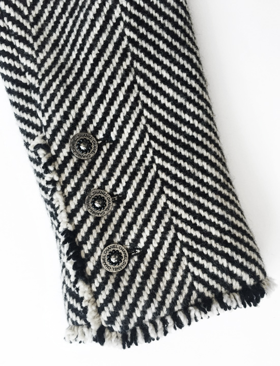 06A-BWFrydHerrngbnTwdJckt-5-1